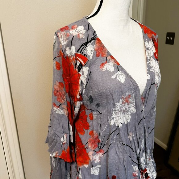 Gorgeous boho style floral top - Size L - Picture 2 of 4
